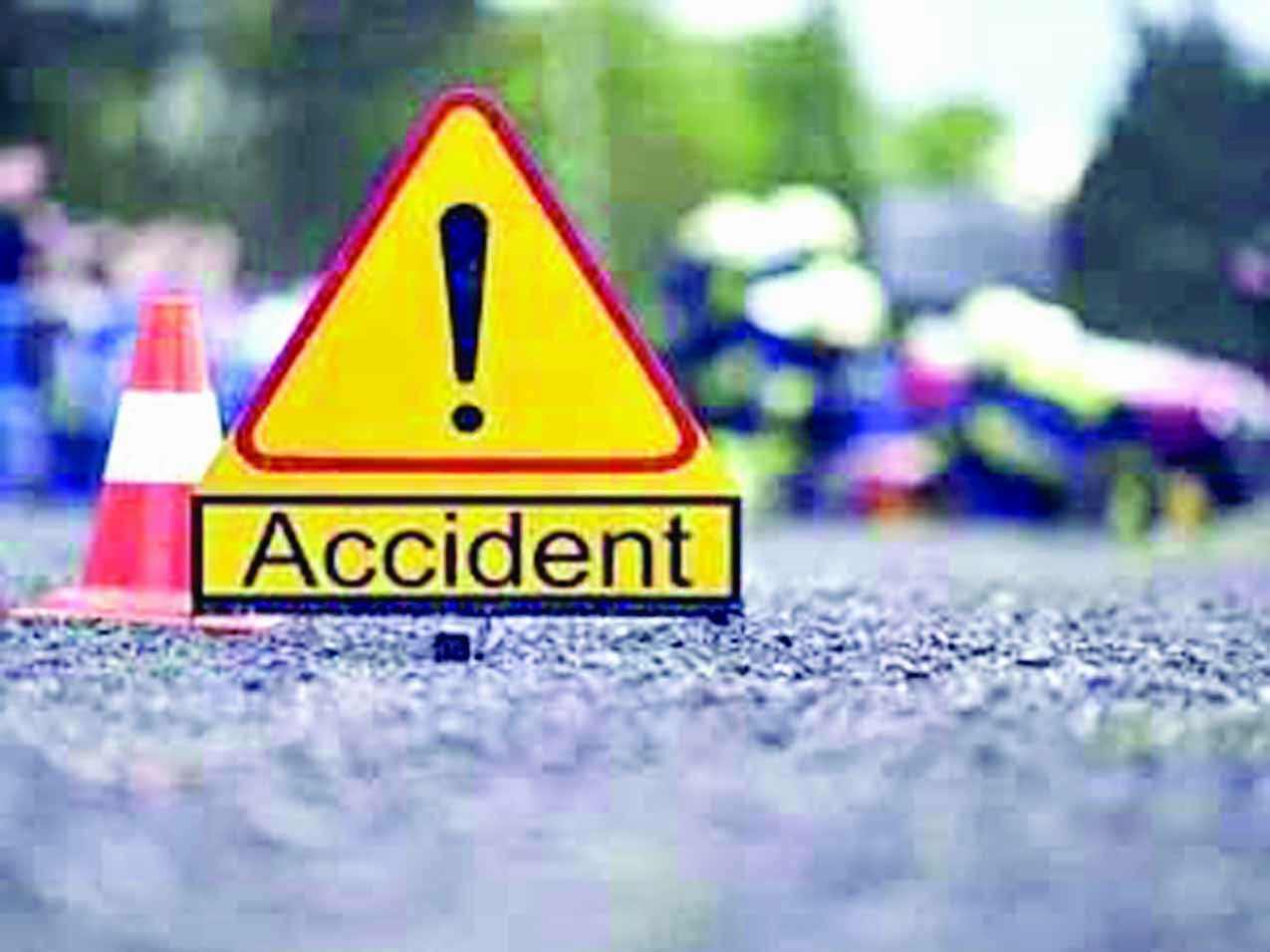 Three people died while making a video on the train line